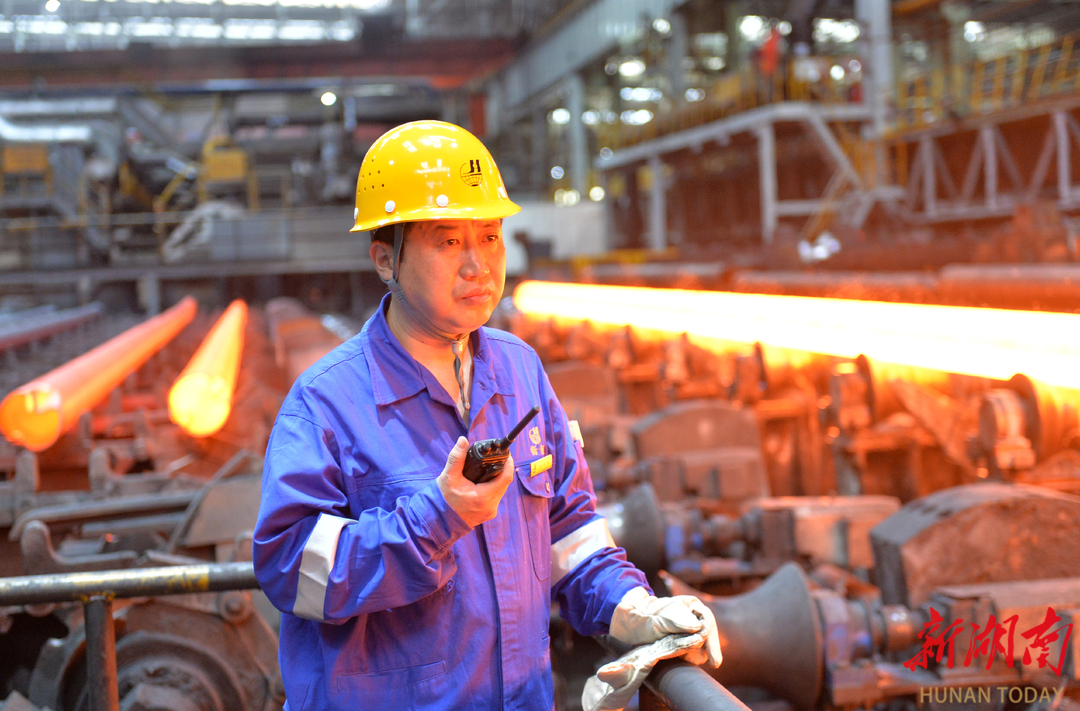 《湖南日报》时代脊梁 | 陈育伟:30余年干好“穿孔”一件事