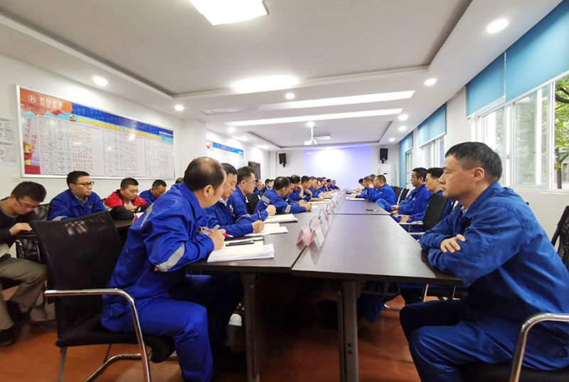 衡钢党委中心组学习贯彻习近平视察湖南重要讲话精神