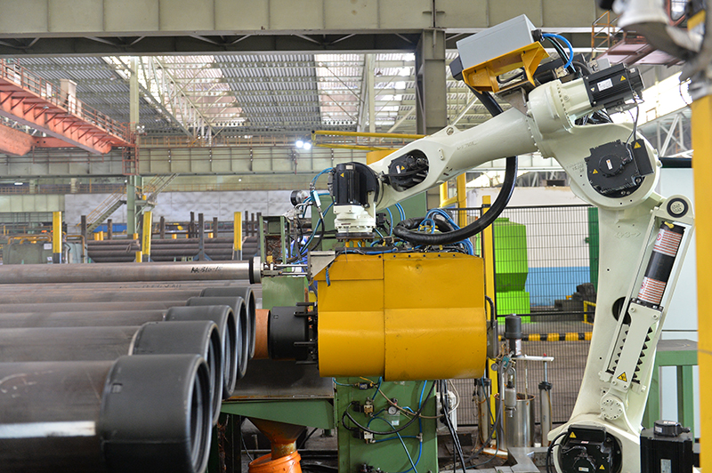 智能机器人在衡钢车丝线“大显身手”