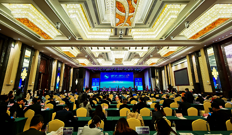 郑生斌出席"春潮.雁聚"市校企合作引才洽谈暨百名博士集中签约活动