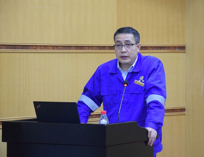 郑生斌敲响“廉洁自律”警钟