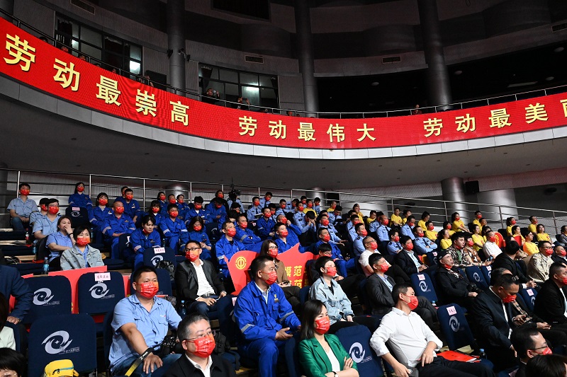 1654132970868390.jpg 劳动模范02.jpg